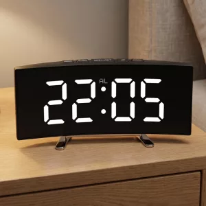Digitaler LED-Wecker mit Temperaturanzeige und Nachtlicht